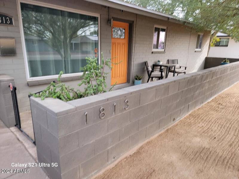 1813 N 48 Place, Phoenix, AZ 85008