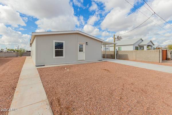 Apache Junction, AZ 85120,1766 S CEDAR Drive