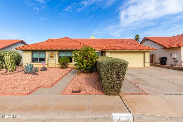 Mesa, AZ 85205,5828 E ENROSE Street