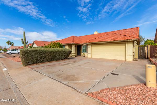 Mesa, AZ 85205,5828 E ENROSE Street