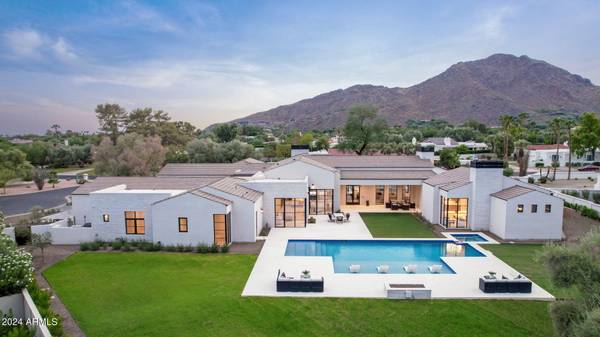 Paradise Valley, AZ 85253,6130 E NAUMANN Drive