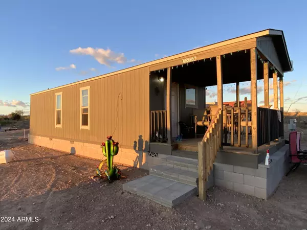 42710 W US 60 Highway, Morristown, AZ 85342