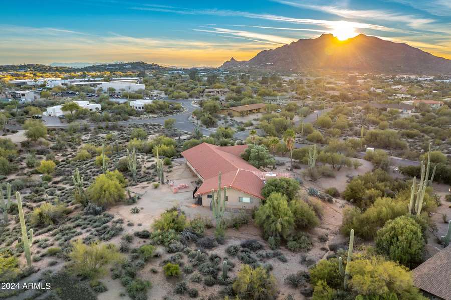 37621 N MULE TRAIN Road, Carefree, AZ 85377