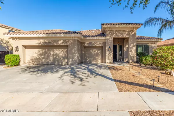 4282 E CARRIAGE Way, Gilbert, AZ 85297