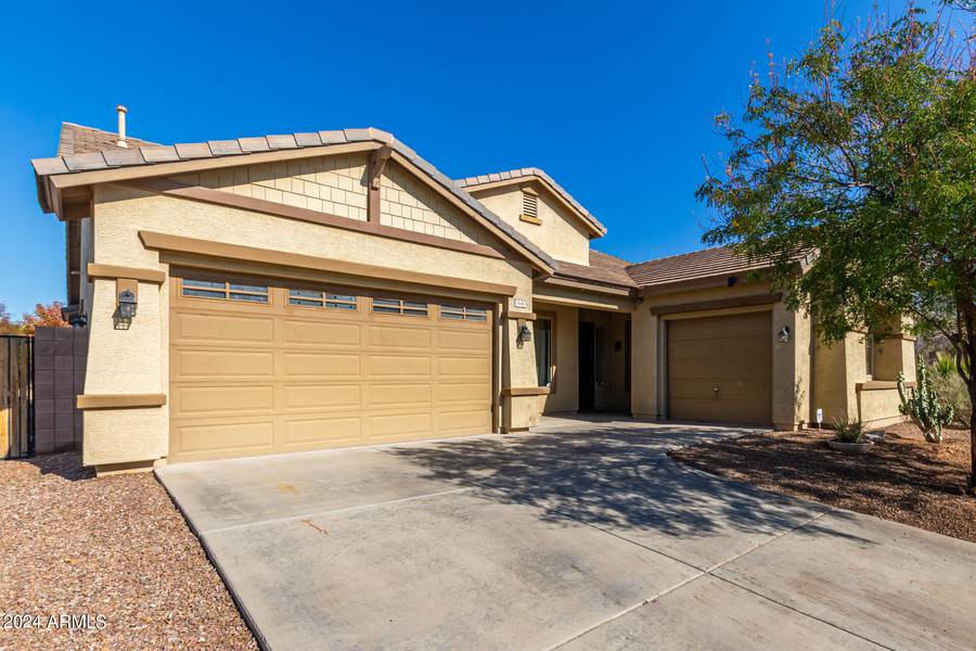 1646 E GLACIER Place, Chandler, AZ 85249