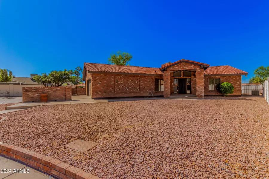 1724 N Spring Circle, Mesa, AZ 85203