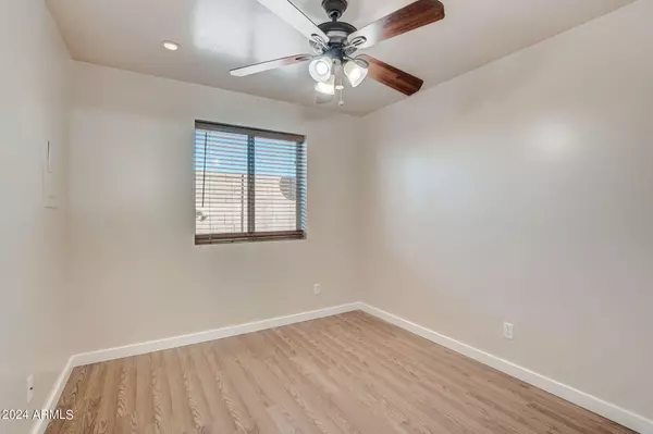 Phoenix, AZ 85008,1234 N 36TH Street #113