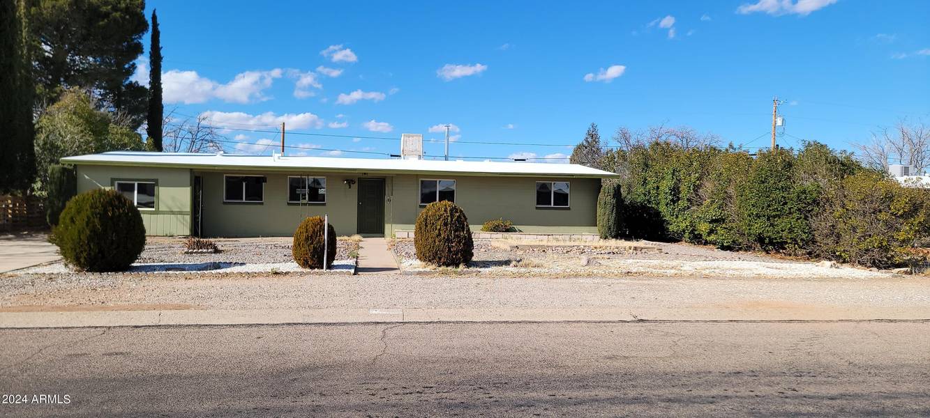 101 E MARTIN Drive, Sierra Vista, AZ 85635