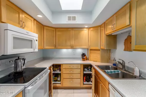 9631 W BROWN Street #A, Peoria, AZ 85345