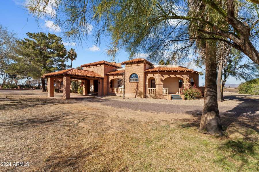 51414 W Pete Road, Aguila, AZ 85320