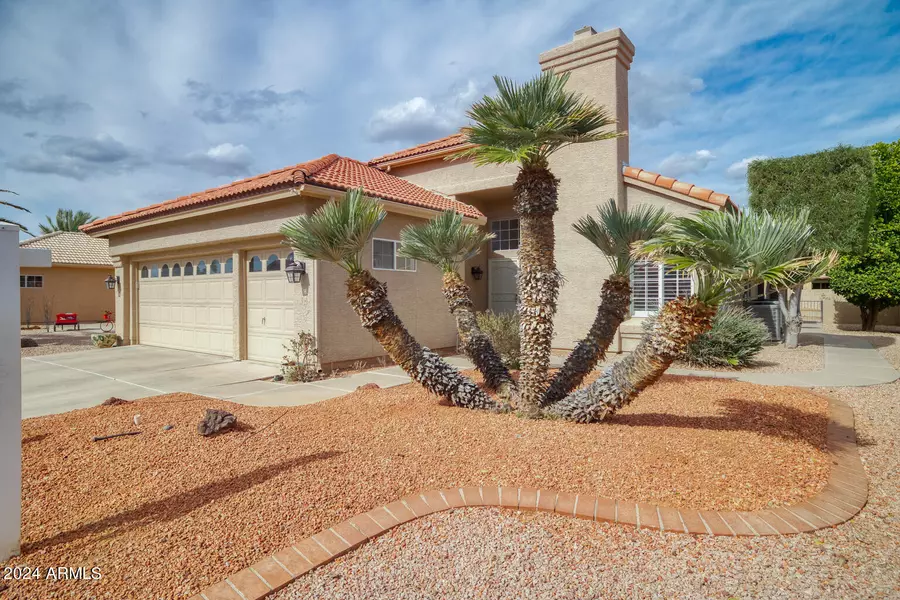 10226 E COOPERS HAWK Drive, Sun Lakes, AZ 85248