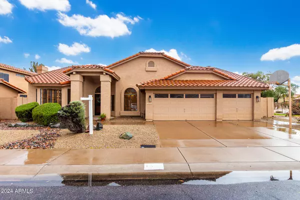 1044 S SCALLOP Drive, Gilbert, AZ 85233