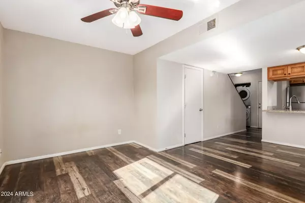 Phoenix, AZ 85029,12223 N 21ST Avenue #4