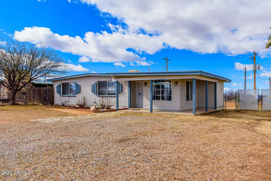 719 N Skyline Drive, Huachuca City, AZ 85616