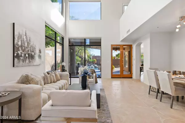 Scottsdale, AZ 85250,8359 E LAS ESTANCIAS Street