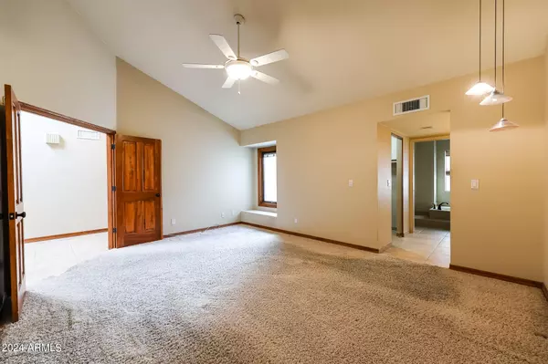 Scottsdale, AZ 85258,8137 E Del Laton Drive Drive