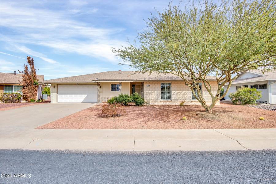 11084 W CHARNWOOD Court, Sun City, AZ 85351