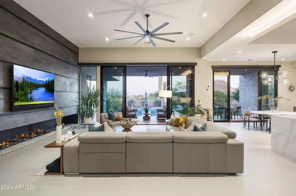 Scottsdale, AZ 85262,10617 E GREYTHORN Drive