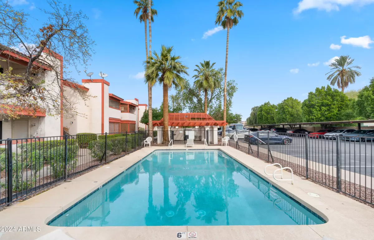 Phoenix, AZ 85008,4211 E Palm Lane #202 --