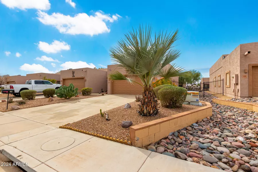 912 S LAWTHER Drive, Apache Junction, AZ 85120