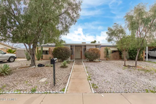 683 W CALLE DEL NORTE Street, Chandler, AZ 85225