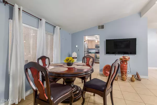 Chandler, AZ 85225,683 W CALLE DEL NORTE Street