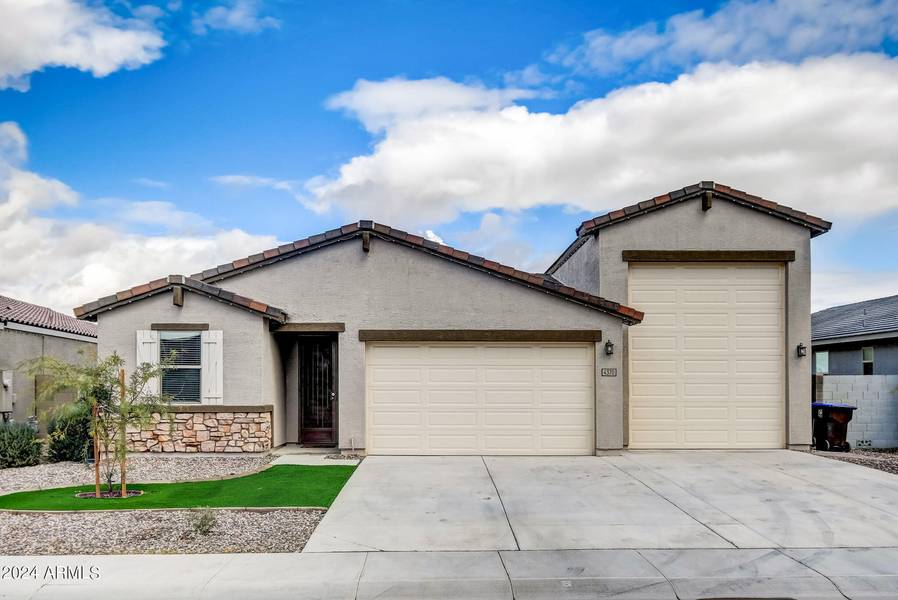 4370 W SUNCUP Drive, San Tan Valley, AZ 85144