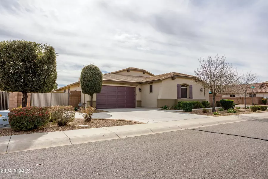 2573 E CAROB Drive, Gilbert, AZ 85298