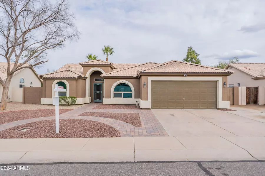 925 S JAY Street, Chandler, AZ 85225