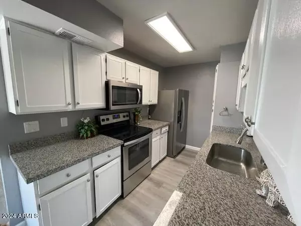 Glendale, AZ 85302,6020 W GOLDEN Lane