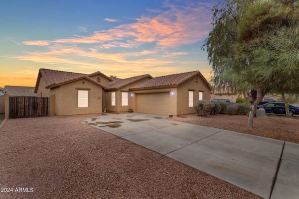 San Tan Valley, AZ 85143,722 W DESERT VALLEY Drive