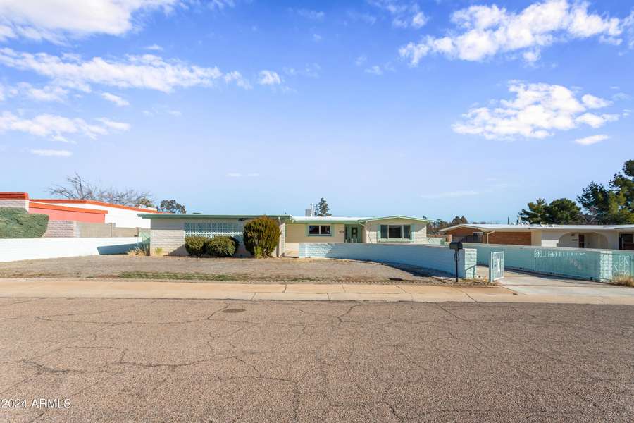 1964 VIOLA Drive, Sierra Vista, AZ 85635