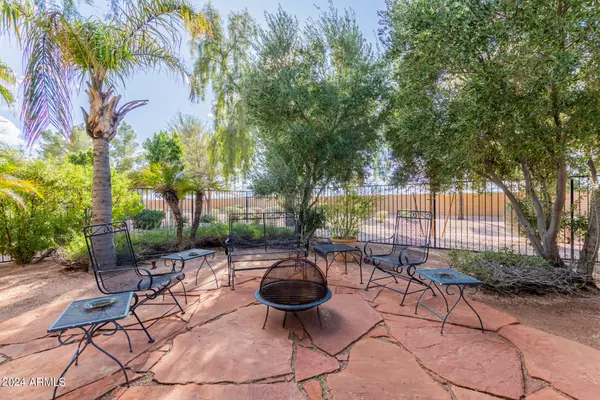 24306 S STARCREST Drive, Sun Lakes, AZ 85248