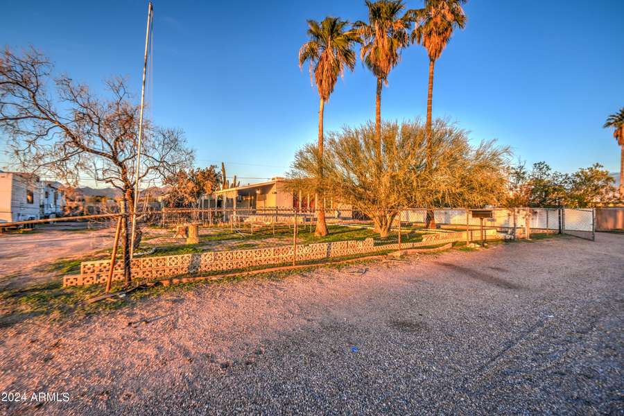 2846 W ROUNDUP Street, Apache Junction, AZ 85120