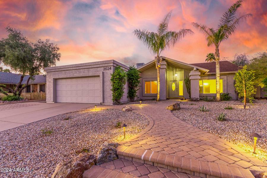 2024 W ROCKWELL Drive, Chandler, AZ 85224