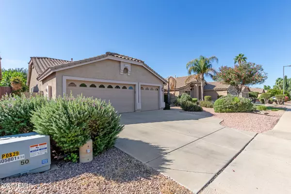 Gilbert, AZ 85296,2317 E ROBIN Lane