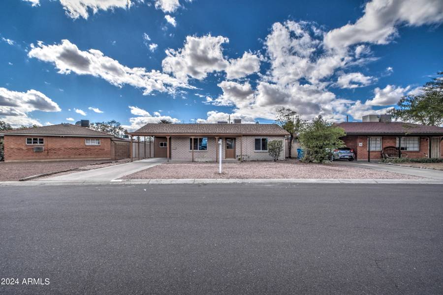 2307 W WHITTON Avenue, Phoenix, AZ 85015