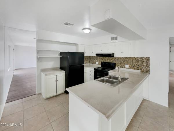 Glendale, AZ 85301,6432 W COLTER Street