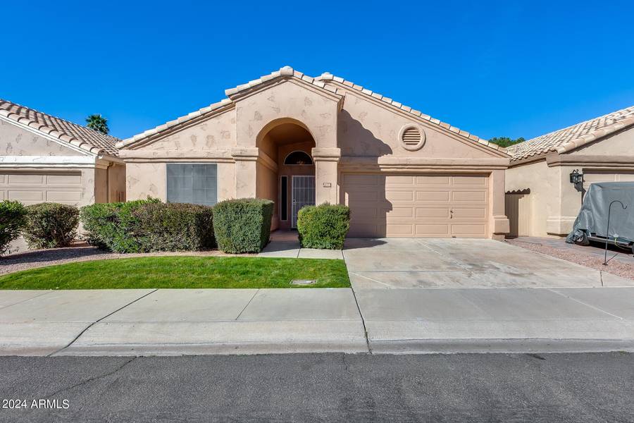 17066 N MOCCASIN Trail, Surprise, AZ 85374