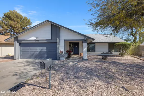 1739 S PECAN Circle, Mesa, AZ 85202