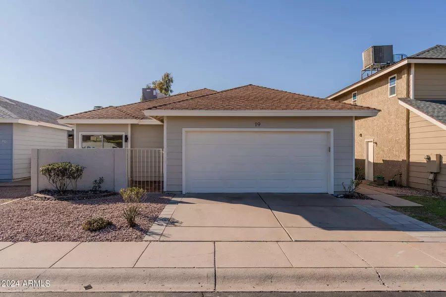 3134 E MCKELLIPS Road #19, Mesa, AZ 85213