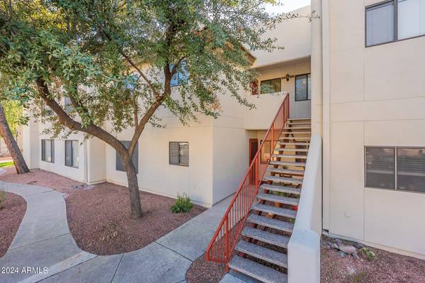 Phoenix, AZ 85020,750 E NORTHERN Avenue #2065