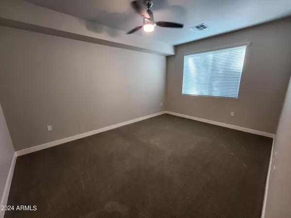 Phoenix, AZ 85054,5550 E Deer Valley Drive #3