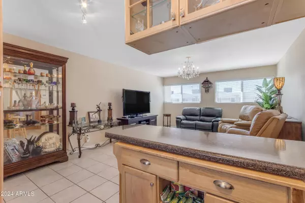 Scottsdale, AZ 85257,815 N HAYDEN Road E #D214