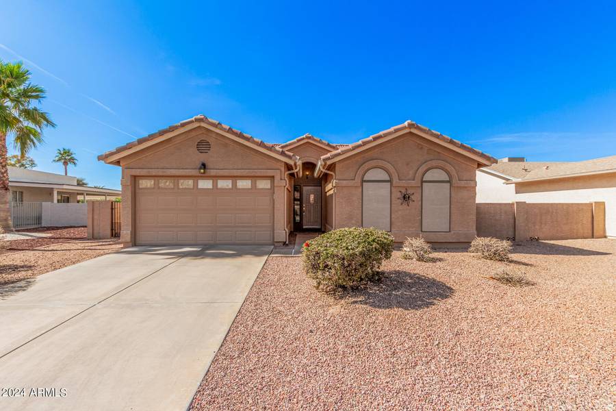 26018 S NEW TOWN Drive, Sun Lakes, AZ 85248