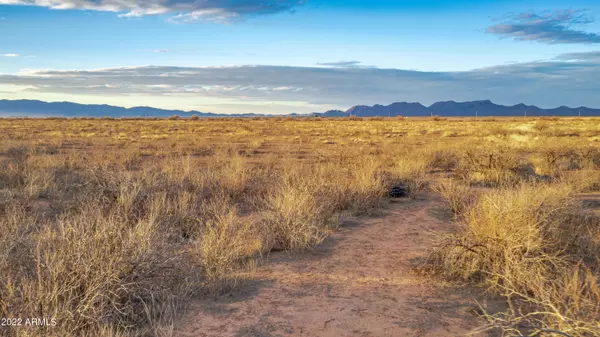 4 W Long Rifle LOT 4 Road #4, Aguila, AZ 85320