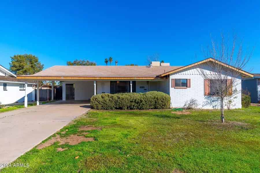 5828 W MORTEN Avenue, Glendale, AZ 85301