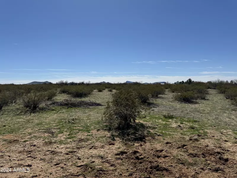 N 439th Avenue #-, Wickenburg, AZ 85390