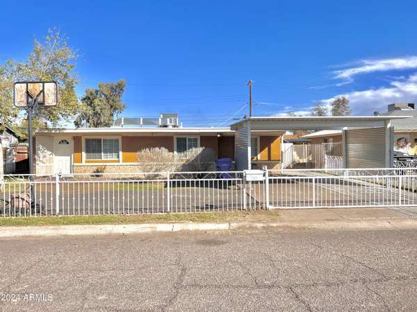 2748 W MINNEZONA Avenue, Phoenix, AZ 85017