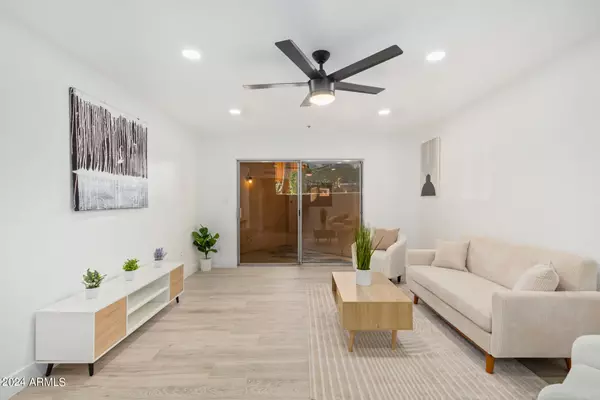 Scottsdale, AZ 85251,7494 E EARLL Drive #118